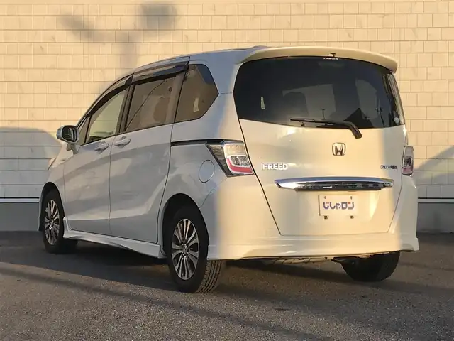 ホンダ フリード ハイブリット 栃木県 2012(平24)年 7万km プレミアムホワイトパール 株)IDOMが運営する【じしゃロン小山店】の自社ローン専用車両になります。こちらは現金またはオートローンご利用時の価格です。自社ローンご希望の方は別途その旨お申付け下さい//禁煙車/純正フルセグナビ/（CD/DVD/AM/FMラジオ）/(Bluetooth)/リモコンキー/ＥＴＣ/片側パワースライドドア/電動格納ドアミラー/パワーウインドウ/防眩ミラー