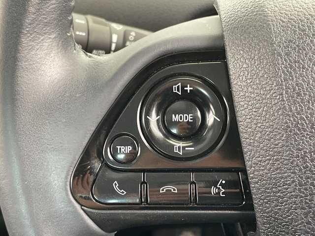 トヨタ プリウス A プレミアム 栃木県 2019(令1)年 2.3万km スティールブロンドM 純正ナビ/（CD/Bluetooth/USB/ワンセグTV）/バックカメラ/社外フルエアロ/トヨタセーフティセンス/クリアランスソナー/ブラインドスポットモニター/リヤクロストラフィックオートアラート/ヘッドアップディスプレイ/ビルトインETC/前後ドライブレコーダー/合皮シート/パワーシート/シートエアコン/シートヒーター/LEDヘッドライト/LEDフォグ/LEDデイライト/スマートキー/プッシュスタート/ステアリングスイッチ/革巻きステアリング/電動格納ミラー/純正アルミホイール/純正フロアマット