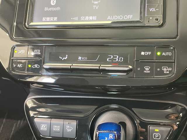 トヨタ プリウス A プレミアム 栃木県 2019(令1)年 2.3万km スティールブロンドM 純正ナビ/（CD/Bluetooth/USB/ワンセグTV）/バックカメラ/社外フルエアロ/トヨタセーフティセンス/クリアランスソナー/ブラインドスポットモニター/リヤクロストラフィックオートアラート/ヘッドアップディスプレイ/ビルトインETC/前後ドライブレコーダー/合皮シート/パワーシート/シートエアコン/シートヒーター/LEDヘッドライト/LEDフォグ/LEDデイライト/スマートキー/プッシュスタート/ステアリングスイッチ/革巻きステアリング/電動格納ミラー/純正アルミホイール/純正フロアマット