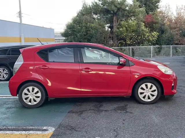 トヨタ アクア G ブラックソフトレザーセレ 静岡県 2013(平25)年 7.6万km スーパーレッドⅤ ワンオーナー/純正ナビ/フルセグTV/DVD/CD/BT/SD/バックカメラ/黒革シート/前席シートヒーター/バックソナー/LEDライト/ETC/ステアリングスイッチ/保証書/取扱説明書/ナビ取扱説明書/H28/29/R1/3点検記録簿有