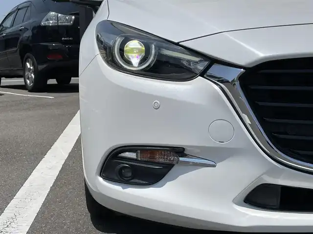 マツダ アクセラ スポーツ XD Lパッケージ 香川県 2018(平30)年 3.7万km スノーフレイクホワイトパールマイカ 360度ビューモニター/マツダコネクトナビ/ヘッドアップディスプレイ/スマートブレーキサポート/レーダークルーズコントロール/レーンキープアシスト/ブラインドスポットモニタリング/アダプティブLEDヘッドランプ/誤発進抑制制御/黒革シート/パワーシート（運転席）/シートヒーター（運転席/助手席）/ステアリングヒーター/パドルシフト/ドライブレコーダー/ETC