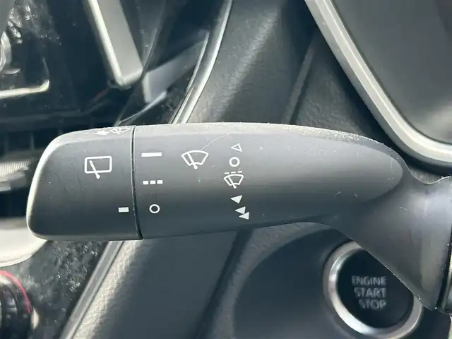 トヨタ カローラ クロス G 静岡県 2022(令4)年 2.6万km パール ~JBLサウンド~/ユーザー買取車両/ワンオーナー/純正ディスプレイオーディオ/純正LEDヘッドライト/純正LEDフォグランプ/プリクラッシュセーフティシステム/レーダークルーズコントロール/ドライブレコーダー/バックカメラ/コーナーセンサー/オートホールド/ビルトインETC/横すべり防止/プッシュスタート/Bluetooth/オートマハイビーム/USB端子/新車時保証書/取扱説明書/スペアキー×1