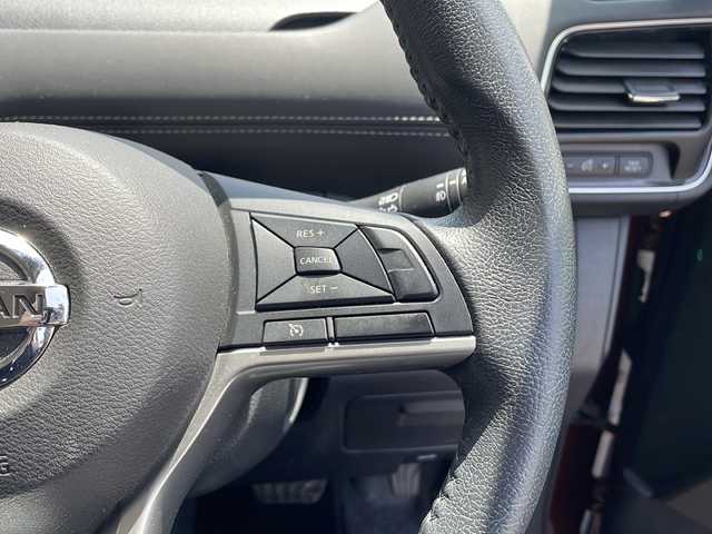 日産 セレナ ハイウェイスター 愛知県 2016(平28)年 6.5万km マルーンレッド 2トーン 衝突軽減システム/純正９型SDナビ（SDなし）/フリップダウンモニター/全方位カメラ/両側パワースライドドア/クルーズコントロール/フルセグ/CD/DVD/Bluetooth/バックカメラ/イージーオープン機能/コーナーセンサー/純正アルミホイール/LLEDヘッドライト/リアオートエアコン/ETC/ステアリングスイッチ/スマートキー/プッシュスタート