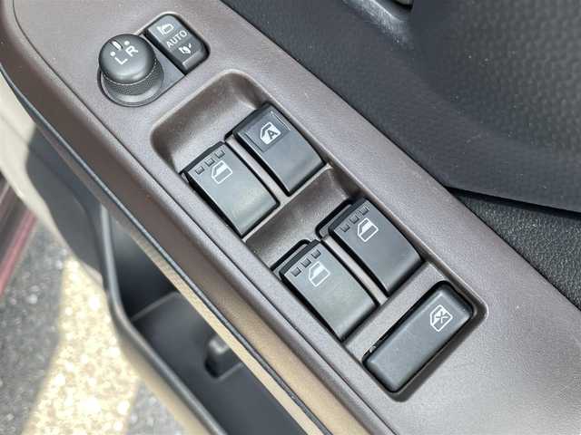 トヨタ タンク G 島根県 2017(平29)年 8.9万km プラムブラウンパールクリスタルシャイン 純正9インチナビ/CD/DVD/DTV/Bluetooth/バックカメラ/両側パワースライドドア /LEDオートライト/クルーズコントロール/スマートキー/プッシュスタート /ETC/純正フロアマット/純正ドアバイザー