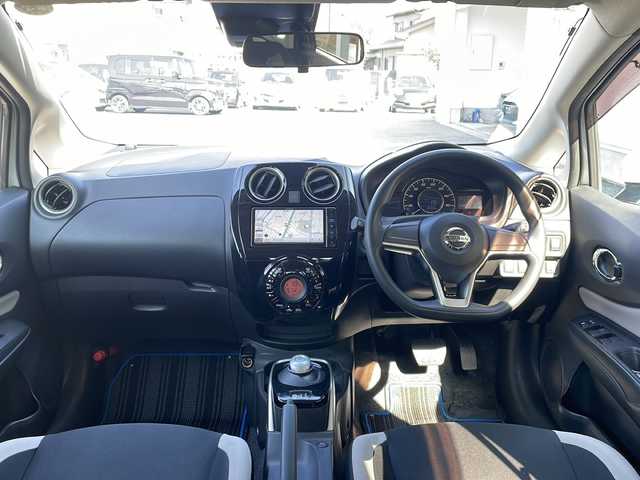 日産 ノート e－パワー X 岐阜県 2019(平31)年 3.4万km ブリリアントホワイトパール エマージェンシーブレーキ/車線逸脱警報/踏み間違い衝突防止アシスト/社外SDナビ/フルセグ/ドライブレコーダー/スマートキー