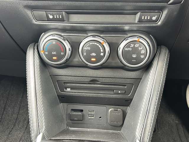 マツダ デミオ 15Sツーリング 静岡県 2019(平31)年 3.4万km ジェットブラックマイカ 純正ナビ/・AM/FM/・Stitcher/・aha/・Bluetooth/・USB/・CD/・AUX/・DVD/・フルセグTV/主要装備/・全方位カメラ/・ヘッドアップディスプレイ/・ドライブレコーダー/・ビルトインＥＴＣ/・コーナーセンサー/・ＢＳＭ/・ＬＥＤヘッドライト/・車線逸脱警報/・スマートシティブレーキサポート/・アイドリングストップ/・レーンキープアシスト/・シートヒーター/・サイドカーテンエアバッグ