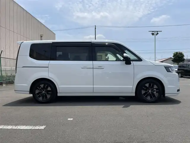 ホンダ ステップワゴン スパーダ eHEV 東京都 2024(令6)年 0.4万km プラチナホワイトパール 純正ナビ/バックモニター/衝突軽減ブレーキ/路外逸脱抑制/ブラインドスポット/パーキングセンサー/レーダークルーズ/シートヒーター/両側電動スライドドア/電動リアゲート/ETC/ドライブレコーダー