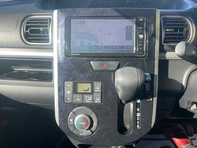 スバル シフォン カスタムR リミテッド スマートアシスト 福島県 2017(平29)年 9万km ブラックマイカメタリック (株)IDOMが運営する【じしゃロンいわき店】の自社ローン対象車両になります。こちらは現金ご利用時の価格です。自社ローンご希望の方は別途その旨お申付け下さい。//登録時89735km/LEDヘッドライト/純正フォグ/純正アルミ14インチ/パワースライドドア/社外ナビ・TV/　CD/DVD/BT/フルセグ/バックカメラ/オートリトラクタルミラー/ミラーウィンカー/純正フロアマット/ドアバイザー/ETC/ドラレコ