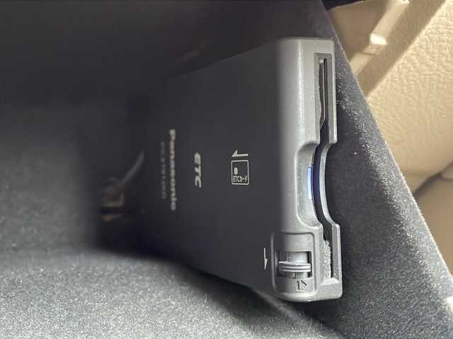 トヨタ イプサム 240i アルカンターラ 宮城県 2004(平16)年 13.7万km ホワイトパールマイカ ・4WDパートタイム・カロッツェリアSDナビ（CD.DVD.SD.BT）・フルセグTV・ETC・社外LEDヘッドライト・フォグランプ・オートエアコン・リモコンキー・純正16インチアルミホイール・純正フロアマット