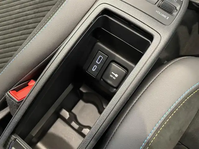 アバルト アバルト ５００ｅ ツーリズモ  ハッチバック 熊本県 2024(令6)年 0.8万km 赤 ・スマートキー/・プッシュスタート/・ガラスルーフ/・衝突軽減ブレーキ/・レーンセンス/・トラフィックサインアシスト/・前後パークセンス/・側面距離警告/・ブラインドスポットモニター/・ドライバーアテンションアラート/・自動ハイビーム/・前席シートヒーター /・純正メモリナビ/　【Bluetooth・USB・AppleCarPlay・AndroidAuto】/・バックカメラ/・ETC2.0/・LEDヘッドランプ