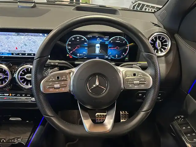 メルセデス・ベンツ ＧＬＡ２００ｄ 4マチック AMGライン 道央・札幌 2020(令2)年 1.6万km マウンテングレー メタリックペイント/AMGライン/ナビゲーションパッケージ/パノラミックスライディングルーフ/AMGレザーエクスクルーシブパッケージ/レーダーセーフティパッケージ/360度カメラ/本革シート/シートヒーター/メモリー付フルパワーシート/純正メモリナビ/フルセグTＶ/ＵＳＢ、ＢＴ/パワーテールゲート