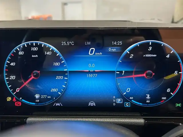 メルセデス・ベンツ ＧＬＡ２００ｄ 4マチック AMGライン 道央・札幌 2020(令2)年 1.6万km マウンテングレー メタリックペイント/AMGライン/ナビゲーションパッケージ/パノラミックスライディングルーフ/AMGレザーエクスクルーシブパッケージ/レーダーセーフティパッケージ/360度カメラ/本革シート/シートヒーター/メモリー付フルパワーシート/純正メモリナビ/フルセグTＶ/ＵＳＢ、ＢＴ/パワーテールゲート