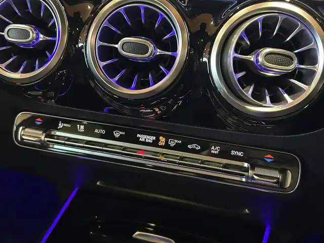 メルセデス・ベンツ ＧＬＡ２００ｄ 4マチック AMGライン 道央・札幌 2020(令2)年 1.6万km マウンテングレー メタリックペイント/AMGライン/ナビゲーションパッケージ/パノラミックスライディングルーフ/AMGレザーエクスクルーシブパッケージ/レーダーセーフティパッケージ/360度カメラ/本革シート/シートヒーター/メモリー付フルパワーシート/純正メモリナビ/フルセグTＶ/ＵＳＢ、ＢＴ/パワーテールゲート