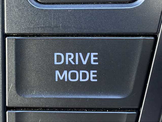 トヨタ ノア ハイブリッド S－Z 道北・旭川 2023(令5)年 0.8万km ホワイトパールクリスタルシャイン /寒冷地仕様//ワンオーナー//純正ディスプレイオーディオナビ/CD/DVD/BT/USB/TV//両側パワースライドドア//ユニバーサルステップ//HUD//クリアランスソナー//セーフティセンス/LDA/BSM/PCS/PDA/LCA/RCTA/PKSB/SEA/RSA/FCTA/レーダークルーズコントロール/オートハイビーム//バックカメラ//禁煙車//4WD//前席シートヒーター//LEDヘッドライト//オートライト//ビルトインETC//ドライブレコーダー//AC100V充電//革巻きステアリング//ステアリングリモコン//ドライブレコーダー//横滑り防止//取扱説明書//保証書//ドアバイザー//社外AW付冬タイヤ積込