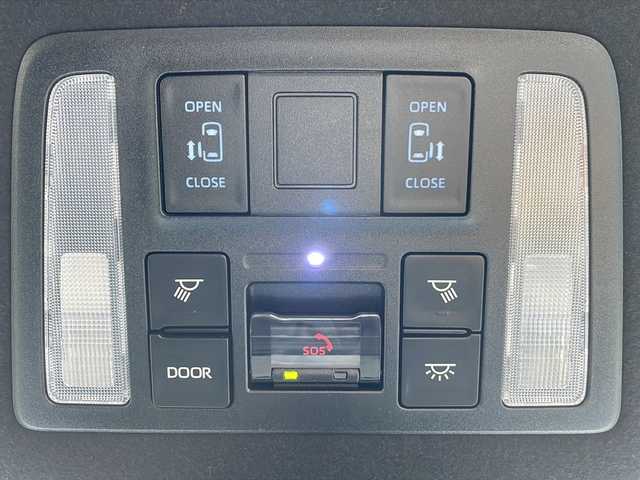 トヨタ ノア ハイブリッド S－Z 道北・旭川 2023(令5)年 0.8万km ホワイトパールクリスタルシャイン /寒冷地仕様//ワンオーナー//純正ディスプレイオーディオナビ/CD/DVD/BT/USB/TV//両側パワースライドドア//ユニバーサルステップ//HUD//クリアランスソナー//セーフティセンス/LDA/BSM/PCS/PDA/LCA/RCTA/PKSB/SEA/RSA/FCTA/レーダークルーズコントロール/オートハイビーム//バックカメラ//禁煙車//4WD//前席シートヒーター//LEDヘッドライト//オートライト//ビルトインETC//ドライブレコーダー//AC100V充電//革巻きステアリング//ステアリングリモコン//ドライブレコーダー//横滑り防止//取扱説明書//保証書//ドアバイザー//社外AW付冬タイヤ積込