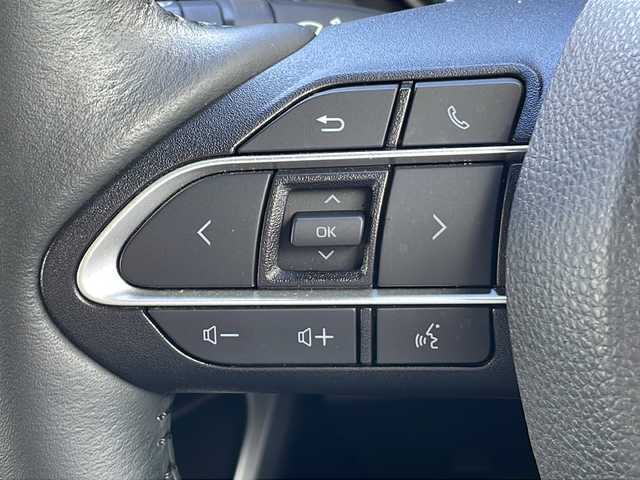 トヨタ ノア ハイブリッド S－Z 道北・旭川 2023(令5)年 0.8万km ホワイトパールクリスタルシャイン /寒冷地仕様//ワンオーナー//純正ディスプレイオーディオナビ/CD/DVD/BT/USB/TV//両側パワースライドドア//ユニバーサルステップ//HUD//クリアランスソナー//セーフティセンス/LDA/BSM/PCS/PDA/LCA/RCTA/PKSB/SEA/RSA/FCTA/レーダークルーズコントロール/オートハイビーム//バックカメラ//禁煙車//4WD//前席シートヒーター//LEDヘッドライト//オートライト//ビルトインETC//ドライブレコーダー//AC100V充電//革巻きステアリング//ステアリングリモコン//ドライブレコーダー//横滑り防止//取扱説明書//保証書//ドアバイザー//社外AW付冬タイヤ積込