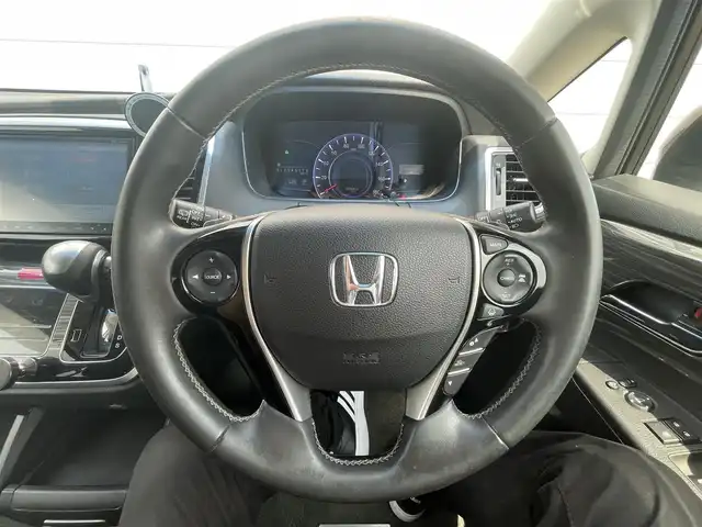 ホンダ オデッセイ アブソルート 20thアニバーサリー 千葉県 2015(平27)年 6.5万km プレミアムディープロッソパール ホンダセンシング/・衝突軽減ブレーキ/レーンキープアシスト/・レーダークルーズコントロール/標識認識/・クリアランスソナー/先行車発進お知らせ/純正8インチナビ(VXM-155VFi)/・フルセグ/BT/DVD/CD/バックカメラ/ステアリングスイッチ/ETC/両側パワースライドドア/ハーフレザーシート/パワーシート(D席)/シートヒーター(D/N席)/LEDヘッドライト/オートライト/フォグライト/スマートキー/プッシュスタート/純正フロアマット/純正17インチAW