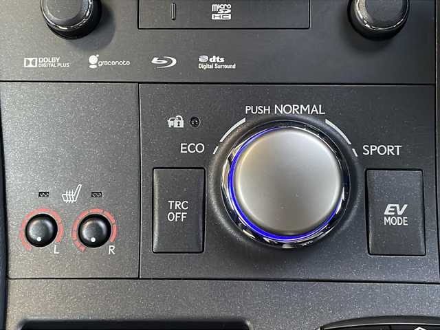 レクサス ＣＴ 200h Fスポーツ 長野県 2015(平27)年 5.8万km ブラック ブラックレザーシート/純正メーカーナビフルセグTV/ブルーレイ可/バックカメラ/ETC/純正ドライブレコーダー/ADVANレーシング１７AW/コーナーセンサー /TRDマフラー/ローダウン/シートヒーター /パワーシート/オレンジキャリパーカバー/ワンオーナー /保証書・取説・スペアキー