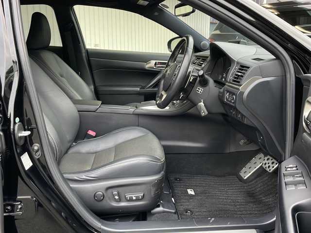 レクサス ＣＴ 200h Fスポーツ 長野県 2015(平27)年 5.8万km ブラック ブラックレザーシート/純正メーカーナビフルセグTV/ブルーレイ可/バックカメラ/ETC/純正ドライブレコーダー/ADVANレーシング１７AW/コーナーセンサー /TRDマフラー/ローダウン/シートヒーター /パワーシート/オレンジキャリパーカバー/ワンオーナー /保証書・取説・スペアキー