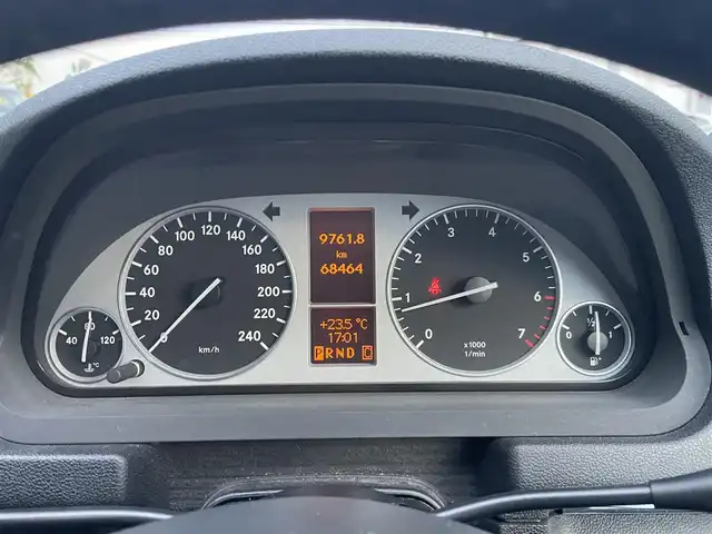 メルセデス・ベンツ Ｂ１８０ 兵庫県 2010(平22)年 6.9万km パール 社外メモリーナビ/Bluetooth/フルセグ/DVD再生可能/ドライブレコーダー/ETC/リモコンキー/純正フロアマット/スペアタイヤ/オートライト/ハロゲンライト/電動格納ミラー/