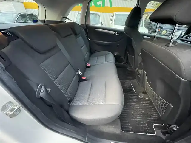 メルセデス・ベンツ Ｂ１８０ 兵庫県 2010(平22)年 6.9万km パール 社外メモリーナビ/Bluetooth/フルセグ/DVD再生可能/ドライブレコーダー/ETC/リモコンキー/純正フロアマット/スペアタイヤ/オートライト/ハロゲンライト/電動格納ミラー/
