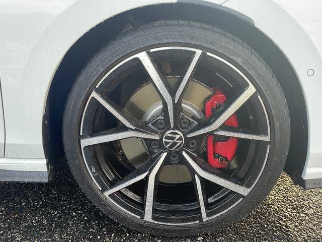 フォルクスワーゲン ＶＷ ゴルフ ＧＴＩ 新潟県 2022(令4)年 1万km パール 純正メモリナビ/(AppConnect/フルセグTV)/デジタルコックピット/レーダークルーズコントロール/ヘッドアップディスプレイ/バックカメラ/シートヒーター/ステアリングヒーター/純正19インチAW/純正フロアマット/ドライブレコーダー/ETC