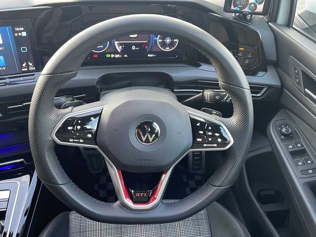 フォルクスワーゲン ＶＷ ゴルフ ＧＴＩ 新潟県 2022(令4)年 1万km パール 純正メモリナビ/(AppConnect/フルセグTV)/デジタルコックピット/レーダークルーズコントロール/ヘッドアップディスプレイ/バックカメラ/シートヒーター/ステアリングヒーター/純正19インチAW/純正フロアマット/ドライブレコーダー/ETC