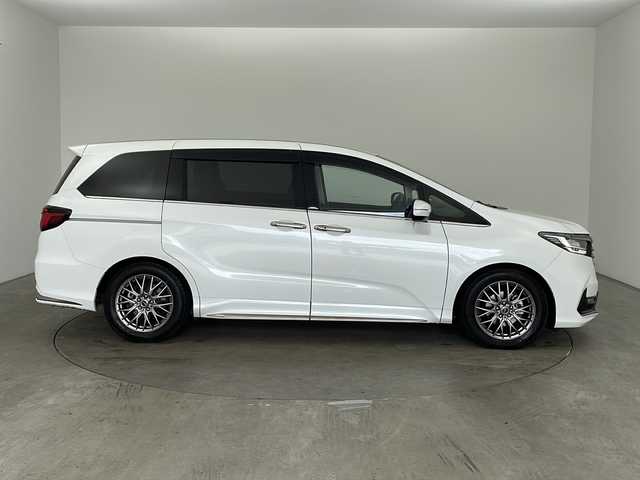 ホンダ オデッセイ アブソルート EX 兵庫県 2022(令4)年 4.3万km プラチナホワイトパール ・ワンオーナー車/・ホンダセンシング/・衝突軽減ブレーキ/・アダプティブクルーズコントロール/・オートハイビーム/・先行車発進お知らせ/・路外逸脱抑制システム/・レーンキープアシスト/・ブラインドスポットモニター/・標識認識機能/・前後コーナーセンサー/・純正10インチナビ＆TV＆BT＆USB＆DVD/・全方位カメラ/・Hondaスマートパーキングアシスト/・両側パワースライドドア/・ハーフレザーシート/・前席シートヒーター/・ハンズフリーアクセスパワーテールゲート/・社外17インチアルミホイール/・LEDヘッドライト/・フォグ/・オートライト/・スマートキー/・スペアキー/・プッシュスタート/・パドルシフト/・アイドリングストップ/・ビルトインETC2.0/・横滑り防止装置