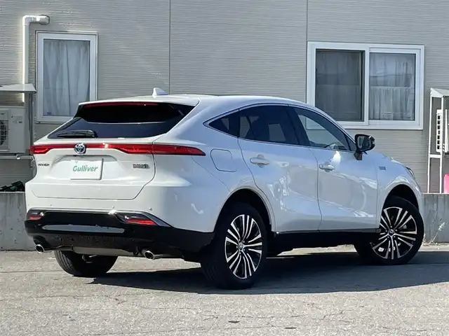 トヨタ ハリアー ＰＨＥＶ Z 青森県 2023(令5)年 2.8万km プラチナホワイトパールマイカ ワンオーナー/4WD/トヨタセーフティセンス/・プリクラッシュセーフティ/・レーントレーシングアシスト/・レーダークルーズコントロール/・アダプティブハイビームシステム/・ロードサインアシスト/・ドライバー異常対応システム/・プロアクティブドライビングアシスト/・発進遅れ告知機能/・ブラインドスポットモニター/・パーキングサポートブレーキ/純正ナビ/【AM/FM/BT/Miracast/USB】/フルセグTV/JBLサウンド/パノラミックビューモニター/調光パノラマルーフ/ステアリングヒーター/シートヒーター/エアーシート/パワーシート/寒冷地仕様/ETC2.0/純正19インチAW/取扱説明書/保証書