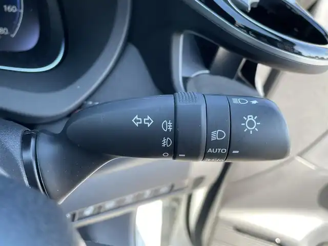 トヨタ ハリアー ＰＨＥＶ Z 青森県 2023(令5)年 2.8万km プラチナホワイトパールマイカ ワンオーナー/4WD/トヨタセーフティセンス/・プリクラッシュセーフティ/・レーントレーシングアシスト/・レーダークルーズコントロール/・アダプティブハイビームシステム/・ロードサインアシスト/・ドライバー異常対応システム/・プロアクティブドライビングアシスト/・発進遅れ告知機能/・ブラインドスポットモニター/・パーキングサポートブレーキ/純正ナビ/【AM/FM/BT/Miracast/USB】/フルセグTV/JBLサウンド/パノラミックビューモニター/調光パノラマルーフ/ステアリングヒーター/シートヒーター/エアーシート/パワーシート/寒冷地仕様/ETC2.0/純正19インチAW/取扱説明書/保証書