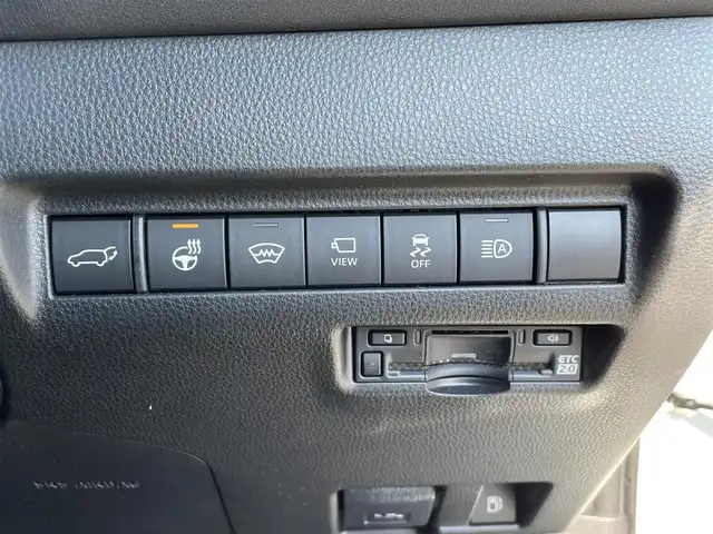 トヨタ ハリアー ＰＨＥＶ Z 青森県 2023(令5)年 2.8万km プラチナホワイトパールマイカ ワンオーナー/4WD/トヨタセーフティセンス/・プリクラッシュセーフティ/・レーントレーシングアシスト/・レーダークルーズコントロール/・アダプティブハイビームシステム/・ロードサインアシスト/・ドライバー異常対応システム/・プロアクティブドライビングアシスト/・発進遅れ告知機能/・ブラインドスポットモニター/・パーキングサポートブレーキ/純正ナビ/【AM/FM/BT/Miracast/USB】/フルセグTV/JBLサウンド/パノラミックビューモニター/調光パノラマルーフ/ステアリングヒーター/シートヒーター/エアーシート/パワーシート/寒冷地仕様/ETC2.0/純正19インチAW/取扱説明書/保証書