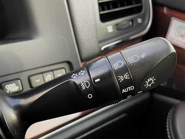 トヨタ クラウン ロイヤル ロイヤルサルーン 三重県 2014(平26)年 12.3万km ブラック (株)IDOMが運営する【じしゃロン四日市店】の自社ローン専用車両になります。こちらは現金またはオートローンご利用時の価格です。自社ローンご希望の方は別途その旨お申付け下さい/純正HDDナビ（CD/DVD/Bluetooth/AM/FM）/フルセグTV/純正16インチAW/クルーズコントロール/バックカメラ/全席パワーシート/スペアキー/ETC/オートライト/スマートキー