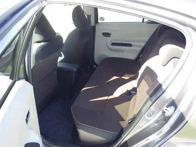 トヨタ アクア G 千葉県 2012(平24)年 6.1万km グレーメタリック 純正HDDナビ/地デジTV/【DVD/CD再生機能　Bluetooth接続】/バックカメラ/ETC/革巻きステアリング/LEDヘッドライト/フォグライト/ウインカーミラー/スマートキー