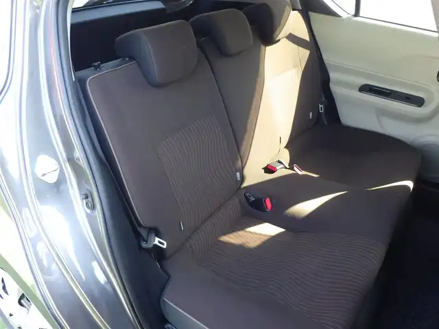 トヨタ アクア G 千葉県 2012(平24)年 6.1万km グレーメタリック 純正HDDナビ/地デジTV/【DVD/CD再生機能　Bluetooth接続】/バックカメラ/ETC/革巻きステアリング/LEDヘッドライト/フォグライト/ウインカーミラー/スマートキー