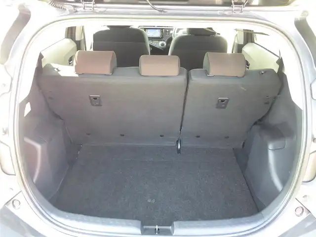 トヨタ アクア G 千葉県 2012(平24)年 6.1万km グレーメタリック 純正HDDナビ/地デジTV/【DVD/CD再生機能　Bluetooth接続】/バックカメラ/ETC/革巻きステアリング/LEDヘッドライト/フォグライト/ウインカーミラー/スマートキー