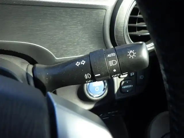 トヨタ アクア G 千葉県 2012(平24)年 6.1万km グレーメタリック 純正HDDナビ/地デジTV/【DVD/CD再生機能　Bluetooth接続】/バックカメラ/ETC/革巻きステアリング/LEDヘッドライト/フォグライト/ウインカーミラー/スマートキー