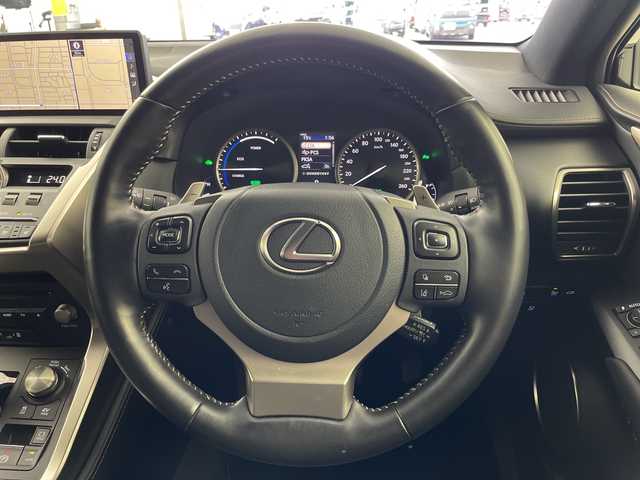 レクサス ＮＸ 300h スパイス&シック 岐阜県 2021(令3)年 4万km グラファイトブラックガラスフレーク メーカーナビ　/ＴＶキャンセラー　/ドアバイザー　/パワーバックドア　/パドルシフト　/ブラインドスポットモニター　/追従型クルーズコントロール　/レーンキープアシスト　/電子パーキング　/メモリーシート　/ＥＴＣ/オートライト/オートマチックハイビーム/LEDヘッドライト/LED三眼ライト/ハンドルヒーター/シートヒーター/エアシート/パワーシート/メモリーシート/電子パーキング