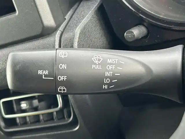 スズキ ジムニー XC 和歌山県 2020(令2)年 0.9万km ジャングルグリーン 衝突軽減ブレーキ/横滑り防止機能/アイドリングストップ/クルコン/シートヒーター/ダウンヒルアシストコントロール/シートカバー/パワーウインドウ/純正AW/ルーフラック/プッシュスタート/スマートキー