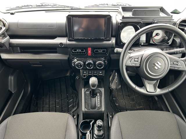 スズキ ジムニー シエラ JC 鹿児島県 2021(令3)年 5.7万km シルキーシルバーメタリック 4WD/デュアルセンサーブレーキサポートII/純正ナビ/　　CD/DVD/BT/フルセグ/バックカメラ/クルーズコントロール/LEDオートライト/シートヒーター/純正15インチアルミホイール/ルーフレール/ステアリングスイッチ/スマートキー/ETC