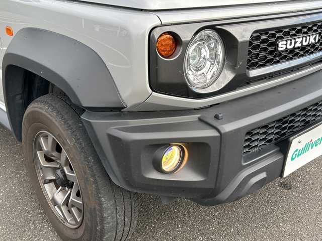 スズキ ジムニー シエラ JC 鹿児島県 2021(令3)年 5.7万km シルキーシルバーメタリック 4WD/デュアルセンサーブレーキサポートII/純正ナビ/　　CD/DVD/BT/フルセグ/バックカメラ/クルーズコントロール/LEDオートライト/シートヒーター/純正15インチアルミホイール/ルーフレール/ステアリングスイッチ/スマートキー/ETC