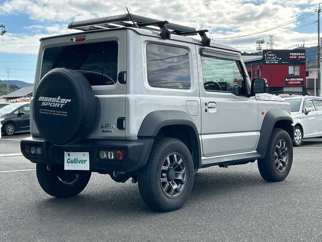 スズキ ジムニー シエラ JC 鹿児島県 2021(令3)年 5.7万km シルキーシルバーメタリック 4WD/デュアルセンサーブレーキサポートII/純正ナビ/　　CD/DVD/BT/フルセグ/バックカメラ/クルーズコントロール/LEDオートライト/シートヒーター/純正15インチアルミホイール/ルーフレール/ステアリングスイッチ/スマートキー/ETC