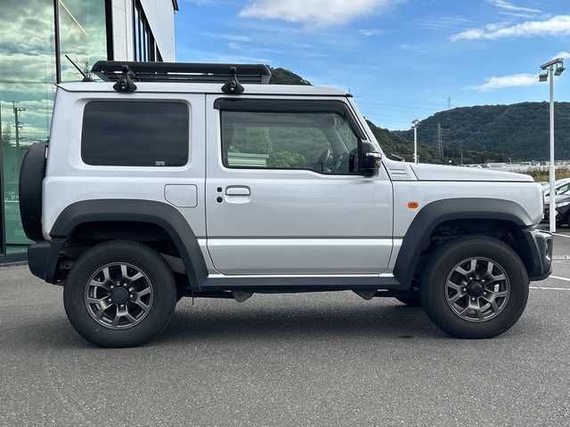 スズキ ジムニー シエラ JC 鹿児島県 2021(令3)年 5.7万km シルキーシルバーメタリック 4WD/デュアルセンサーブレーキサポートII/純正ナビ/　　CD/DVD/BT/フルセグ/バックカメラ/クルーズコントロール/LEDオートライト/シートヒーター/純正15インチアルミホイール/ルーフレール/ステアリングスイッチ/スマートキー/ETC