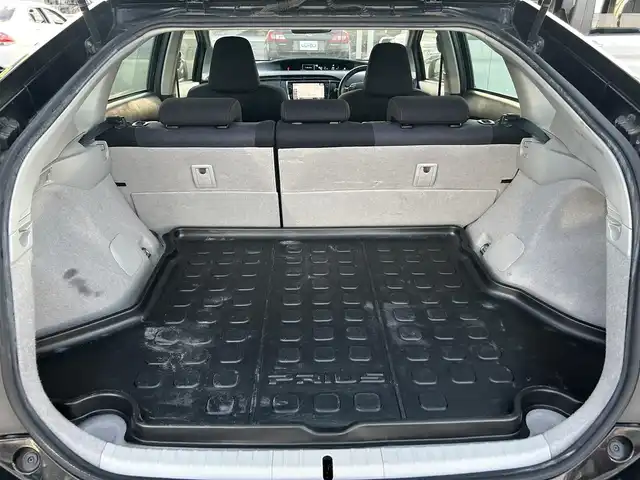 トヨタ プリウス S ツーリングセレ G’s 群馬県 2015(平27)年 13.2万km ブラック (株)IDOMが運営する【じしゃロン伊勢崎店】の自社ローン対象車両になります。こちらは現金ご利用時の価格です。/自社ローンご希望の方は別途その旨お申付け下さい。/アルパイン9型ナビ/CD/DVD/BlueTooth/SD/フルセグＴＶ/ＥＴＣ/オートライト/キセノンヘッドライト/Ｇ’ｓ純正18インチアルミ/プッシュスタート