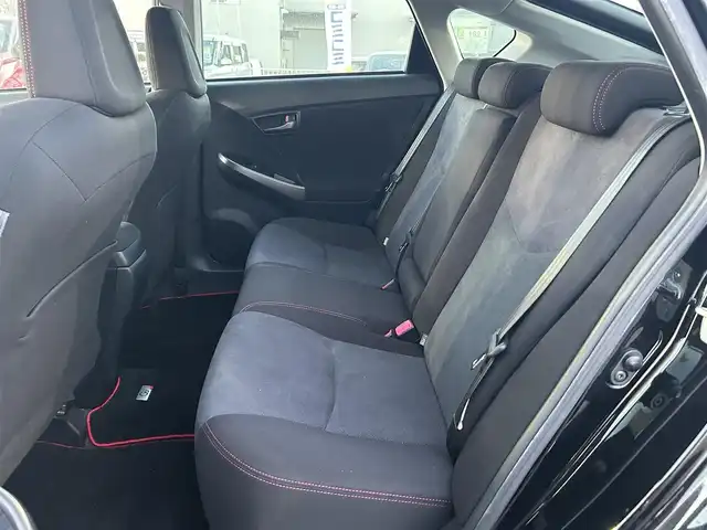 トヨタ プリウス S ツーリングセレ G’s 群馬県 2015(平27)年 13.2万km ブラック (株)IDOMが運営する【じしゃロン伊勢崎店】の自社ローン対象車両になります。こちらは現金ご利用時の価格です。/自社ローンご希望の方は別途その旨お申付け下さい。/アルパイン9型ナビ/CD/DVD/BlueTooth/SD/フルセグＴＶ/ＥＴＣ/オートライト/キセノンヘッドライト/Ｇ’ｓ純正18インチアルミ/プッシュスタート