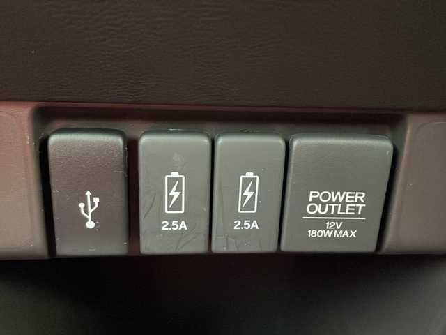 ホンダ Ｎ ＯＮＥ 茨城県 2018(平30)年 3.3万km ミラノレッド 純正ナビ　フルセグ/CD/DVD/BT/ラジオ/ビルトインETC/純正ドラレコ/CTBA/ECON/バックカメラ/MOMOステアリングカバー/シートカバー/社外AW/Pスタート/スマートキー/電格ミラー