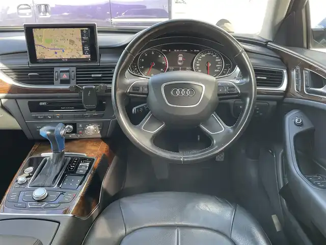 アウディ Ａ６ 2．8 FSI クワトロ 神奈川県 2014(平26)年 7.3万km 黒 純正HDDナビ/　（CD・DVD・Bluetooth）/フルセグTV/黒革シート/前席パワーシート/前席シートヒーター/パーキングアシスト/全方位カメラ/コーナーセンサー/BOSEサウンド/クルーズコントロール/ETC/スマートキー×2/保証書/取扱説明書