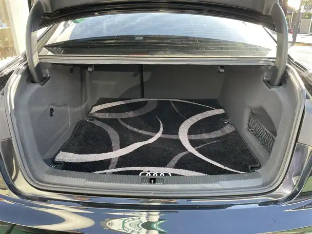 アウディ Ａ６ 2．8 FSI クワトロ 神奈川県 2014(平26)年 7.3万km 黒 純正HDDナビ/　（CD・DVD・Bluetooth）/フルセグTV/黒革シート/前席パワーシート/前席シートヒーター/パーキングアシスト/全方位カメラ/コーナーセンサー/BOSEサウンド/クルーズコントロール/ETC/スマートキー×2/保証書/取扱説明書