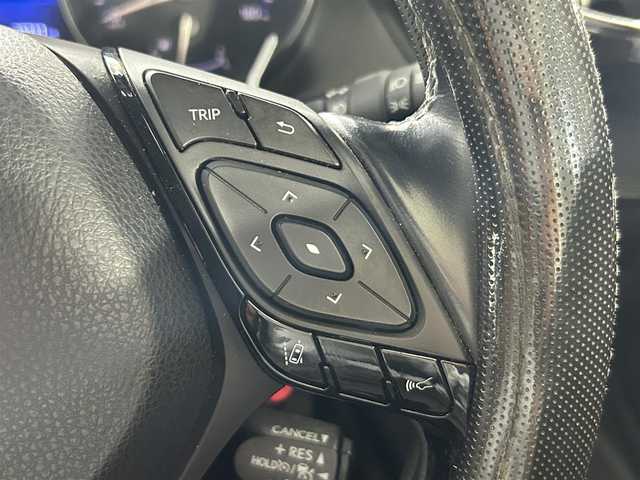 トヨタ Ｃ－ＨＲ G LEDエディション 佐賀県 2018(平30)年 3.6万km ブラックマイカ 純正メモリナビ（MS2T-Y66T）/（フルセグTV/Bluetooth/CD/DVD）/バックカメラ/クルーズコントロール/ブラインドスポットモニター/ビルトインETC/ドライブレコーダー/運転席助手席シートヒーター/電動パーキングブレーキ/オートホールド/コーナーセンサー/純正フロアマット/純正18インチアルミホイール