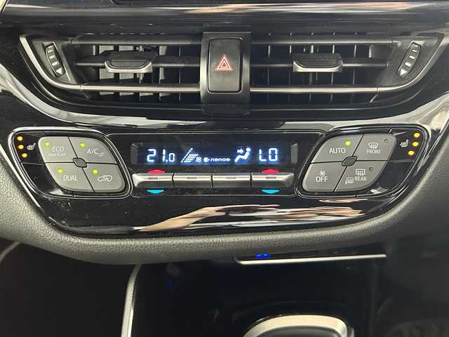 トヨタ Ｃ－ＨＲ G LEDエディション 佐賀県 2018(平30)年 3.6万km ブラックマイカ 純正メモリナビ（MS2T-Y66T）/（フルセグTV/Bluetooth/CD/DVD）/バックカメラ/クルーズコントロール/ブラインドスポットモニター/ビルトインETC/ドライブレコーダー/運転席助手席シートヒーター/電動パーキングブレーキ/オートホールド/コーナーセンサー/純正フロアマット/純正18インチアルミホイール