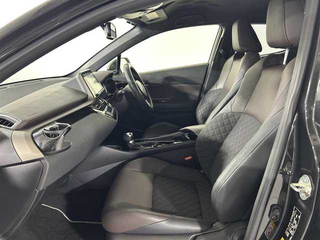 トヨタ Ｃ－ＨＲ G LEDエディション 佐賀県 2018(平30)年 3.6万km ブラックマイカ 純正メモリナビ（MS2T-Y66T）/（フルセグTV/Bluetooth/CD/DVD）/バックカメラ/クルーズコントロール/ブラインドスポットモニター/ビルトインETC/ドライブレコーダー/運転席助手席シートヒーター/電動パーキングブレーキ/オートホールド/コーナーセンサー/純正フロアマット/純正18インチアルミホイール